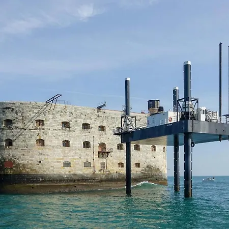 Дом отдыха Stunning In La Rochelle With Kitchen *