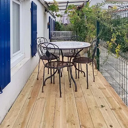 Дом отдыха Stunning In La Rochelle With Kitchen